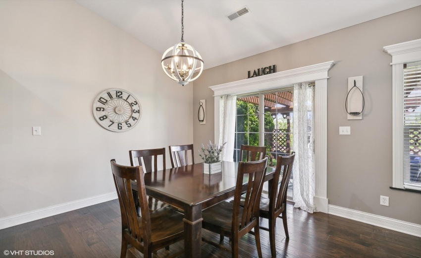 21_3008WinterGardenLane_2021_MRED_2000x1