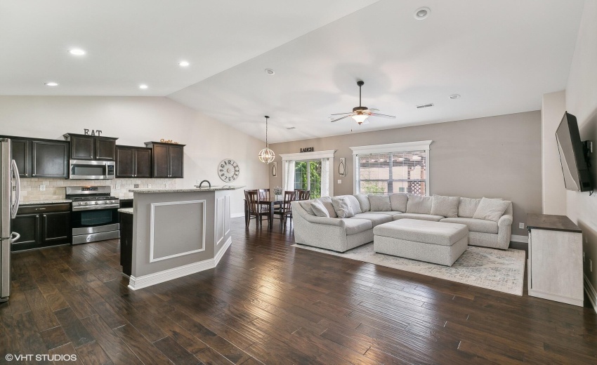 19_3008WinterGardenLane_2019_MRED_2000x1