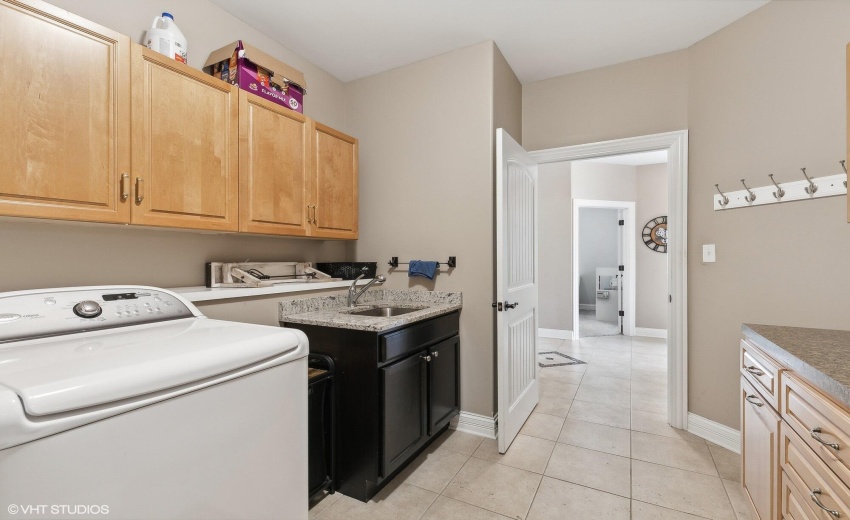 12_3008WinterGardenLane_2012_MRED_2000x1