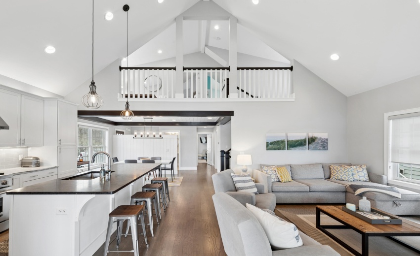 05-Living Room to Kitchen