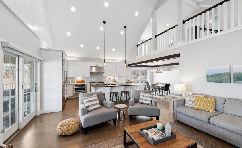 04-Living Room to Kitchen