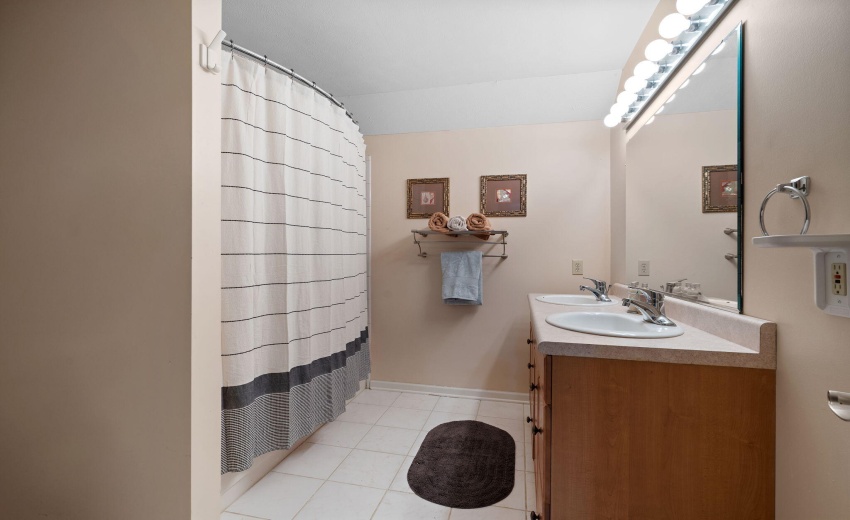 Full Bath Upper Level