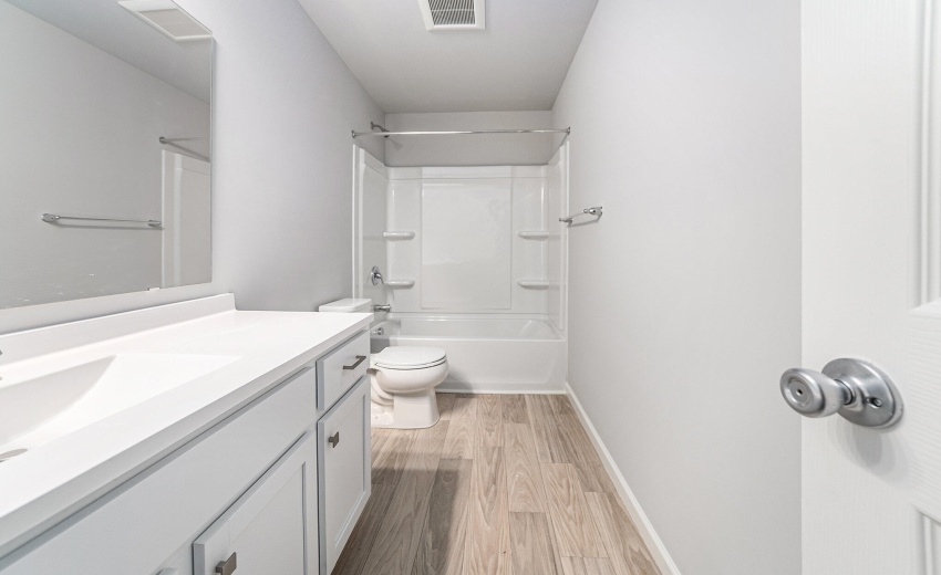 WLG017-i2060-Lower Level Bath