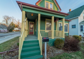 401 E Street, La Porte, Indiana, 3 Bedrooms Bedrooms, 8 Rooms Rooms,2 BathroomsBathrooms,Residential,For Sale,E,NRA834903