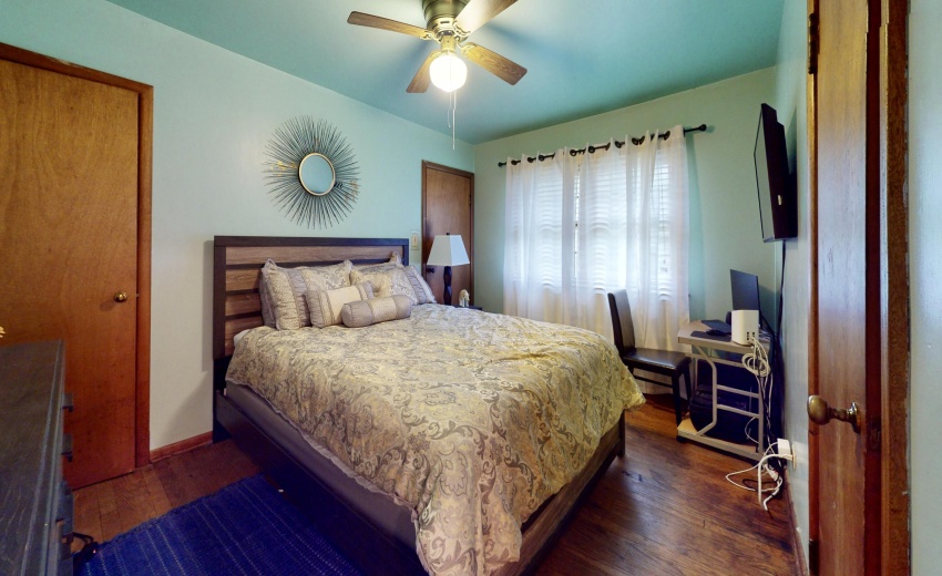 4650-Van-Buren-St-Bedroom