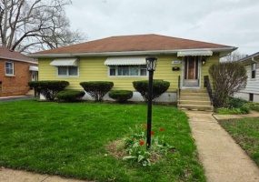 18449 Ridgewood Avenue, Lansing, Illinois, 3 Bedrooms Bedrooms, 5 Rooms Rooms,2 BathroomsBathrooms,Residential,For Sale,Ridgewood,NRA837322