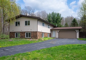 831 Opal Drive, Valparaiso, Indiana, 4 Bedrooms Bedrooms, 10 Rooms Rooms,3 BathroomsBathrooms,Residential,For Sale,Opal,NRA837330