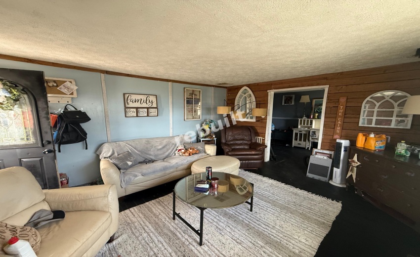 14380 Walnut Street, Deputy, Indiana, 3 Bedrooms Bedrooms, 6 Rooms Rooms,1 BathroomBathrooms,Residential,For Sale,Walnut,NRA836330