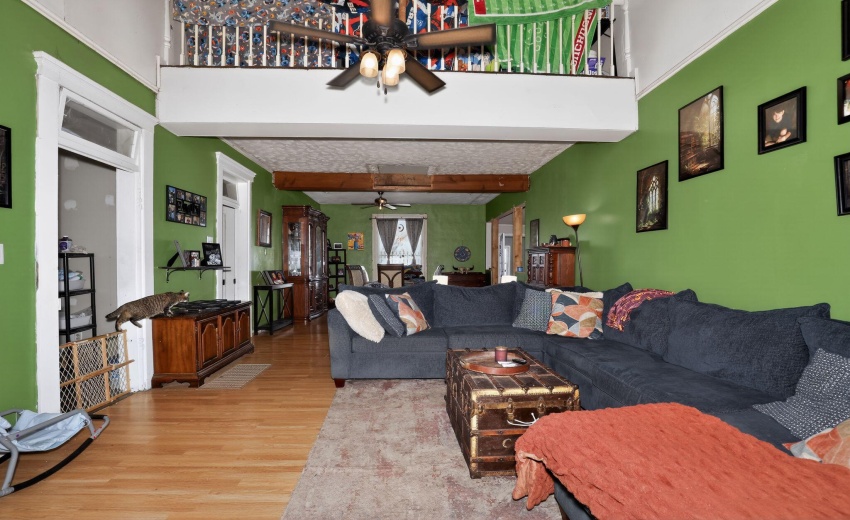 07_5271_IN-9_Greenfield_IN_46140_USA-Liv