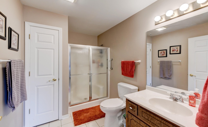 1315 Woodhollow Court-15