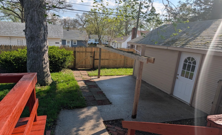 PXL_20260416_205322071