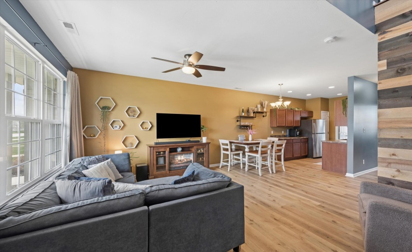 05-Living Room to Kitchen