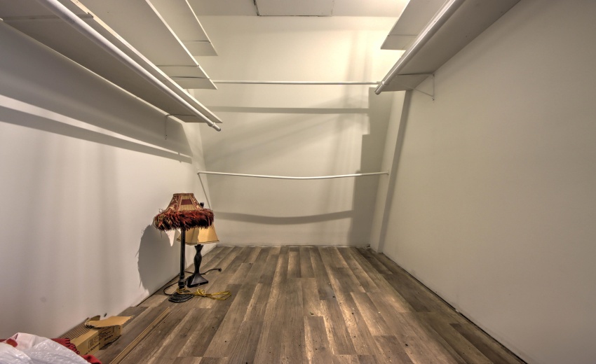 IMG_0586_87_88_89_90_91Interior 3