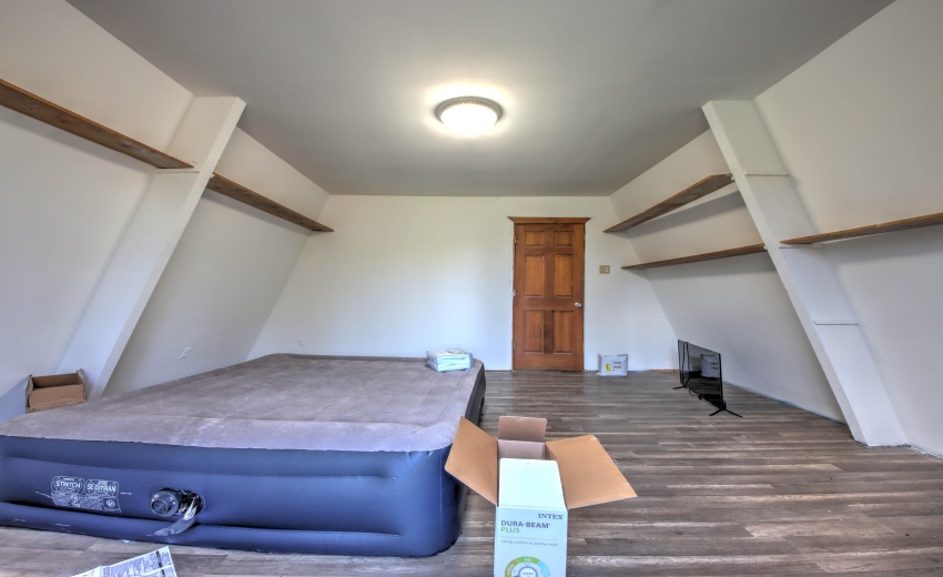 IMG_0574_5_6_7_8_9Interior 3