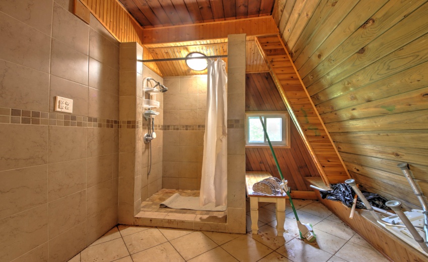 IMG_0526_27_28_29_30_31Interior 3