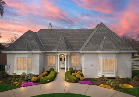 1747 Redwood Court, Munster, Indiana, 4 Bedrooms Bedrooms, 14 Rooms Rooms,5 BathroomsBathrooms,Residential,For Sale,Redwood,NRA837393