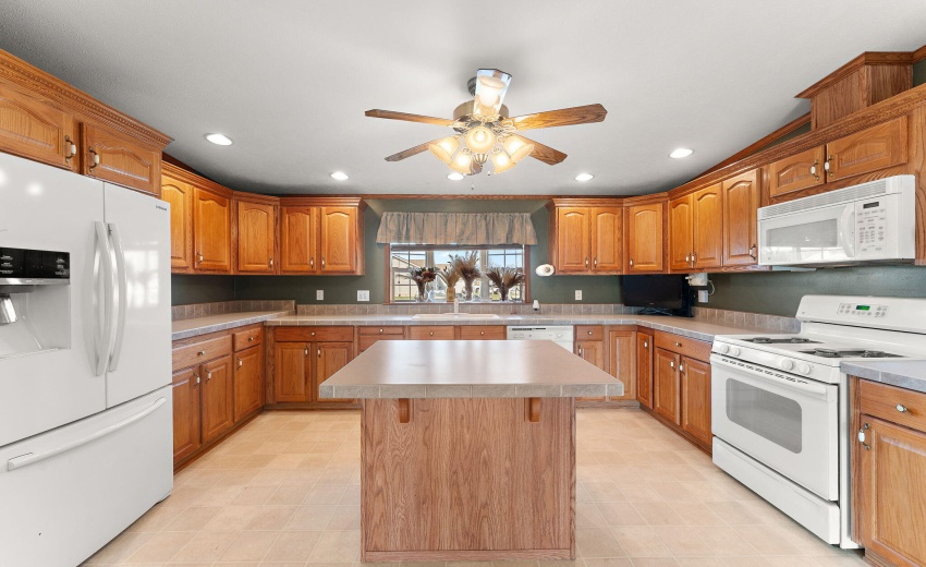 Tons of cabinet space