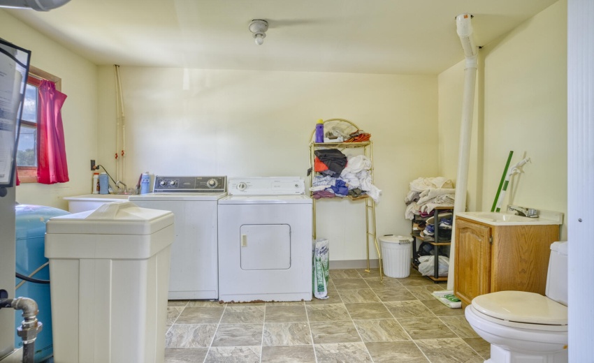 14273 laundry  and half bath