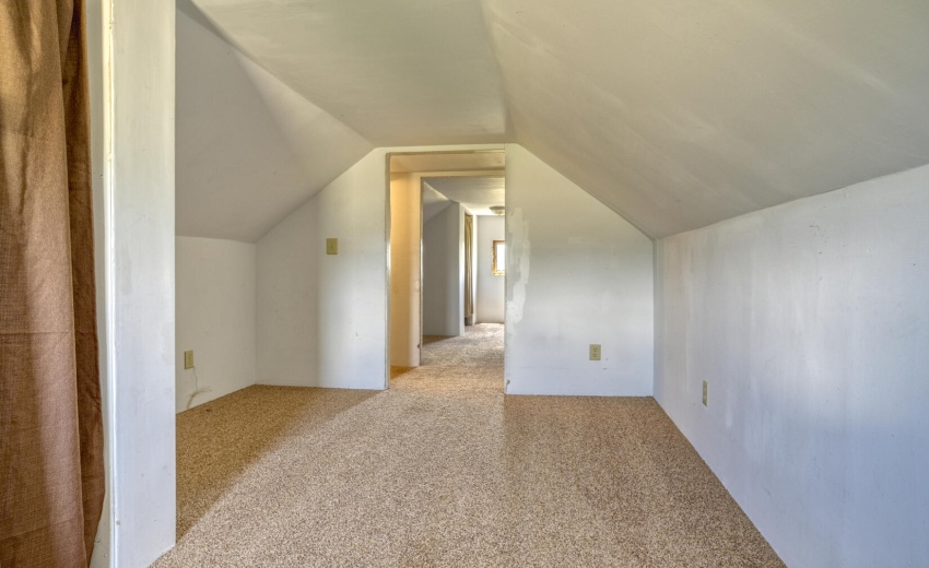 14273 upstairs bedroom 3-2