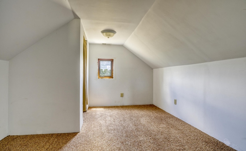 14273 upstairs Bedroom 3