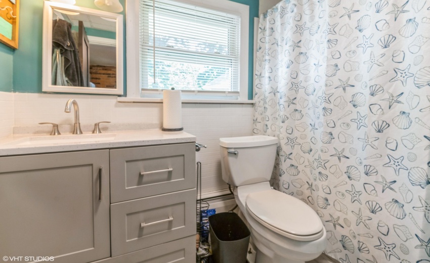 14_13861-Butternut-St_Bathroom_Print