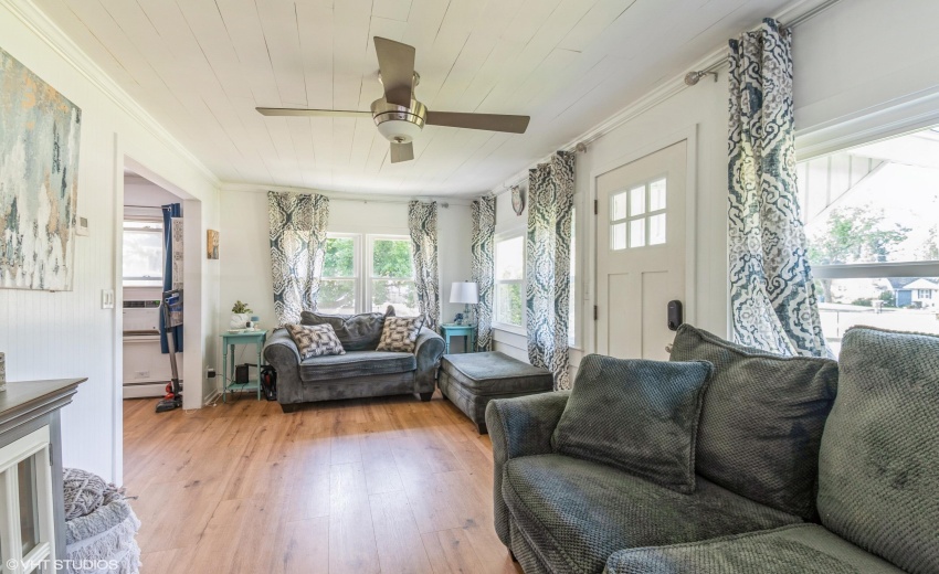 06_13861-Butternut-St_Living-Room_Print