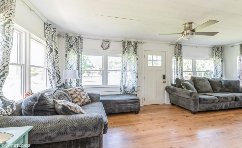 05_13861-Butternut-St_Living-Room_Print