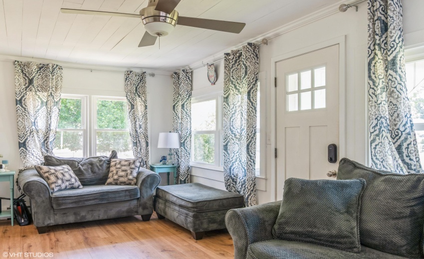 03_13861-Butternut-St_Living-Room_Print