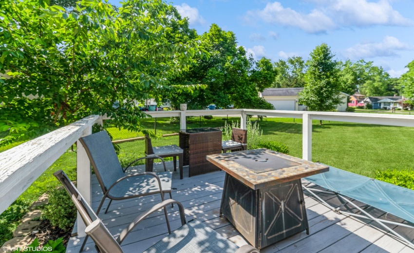 16_13861-Butternut-St_Deck_Print