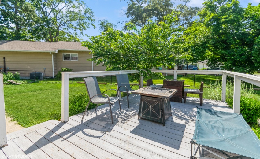 15_13861-Butternut-St_Deck_Print