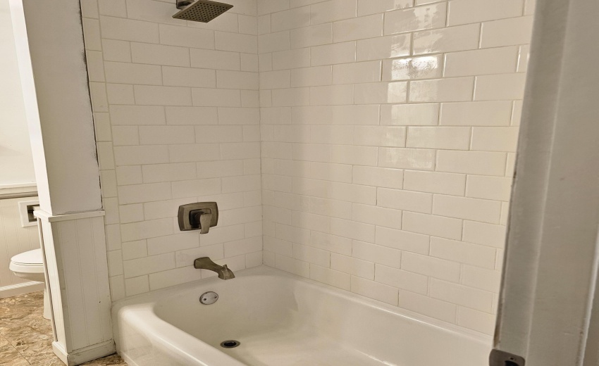 bathroom, tiled walls in tub
