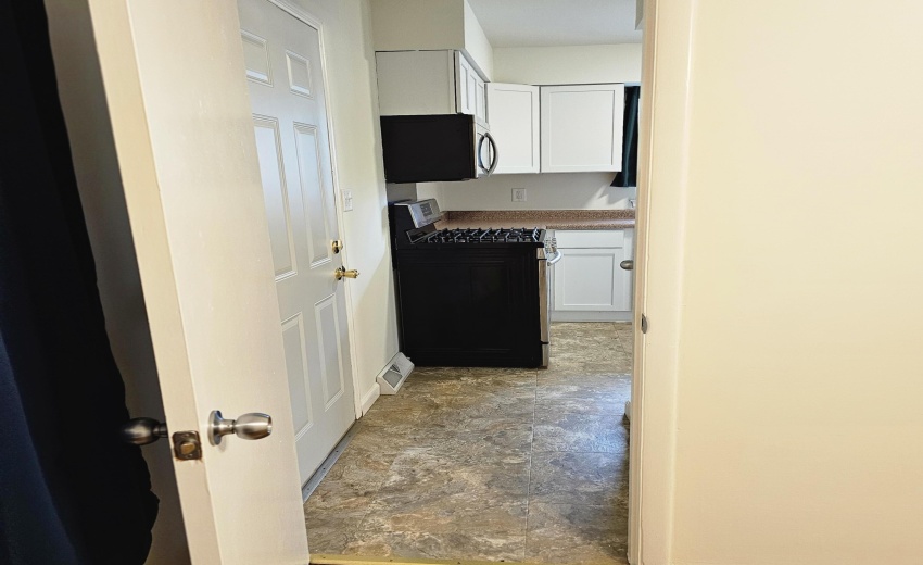 BR 3 door, back door on left, and access