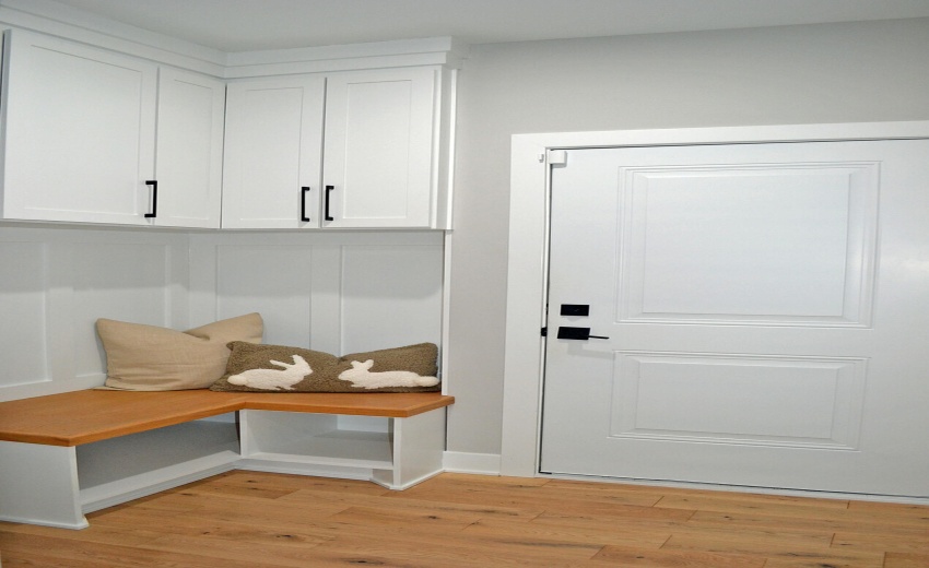 MUDD ROOM AREA OFF GARAGE