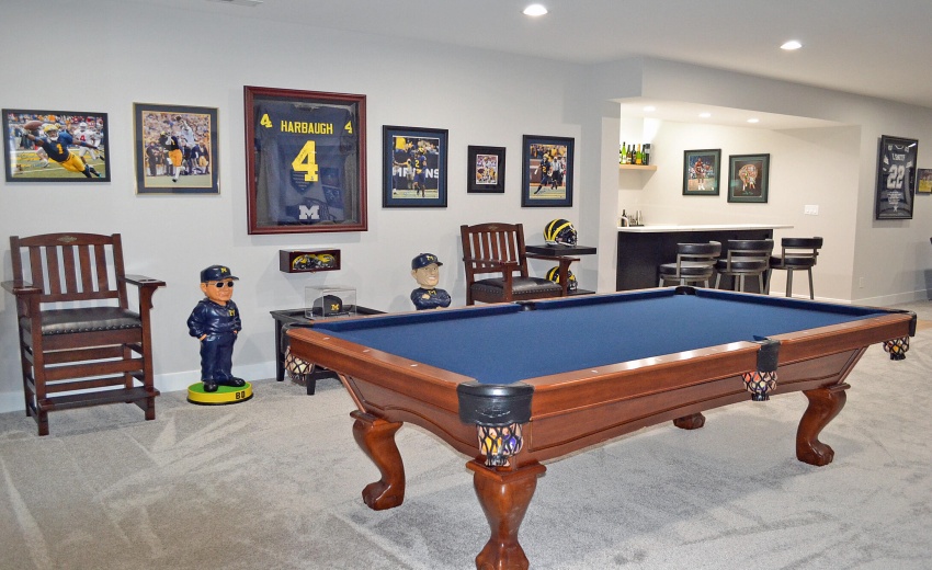 LL RR POOL AREA TO BAR