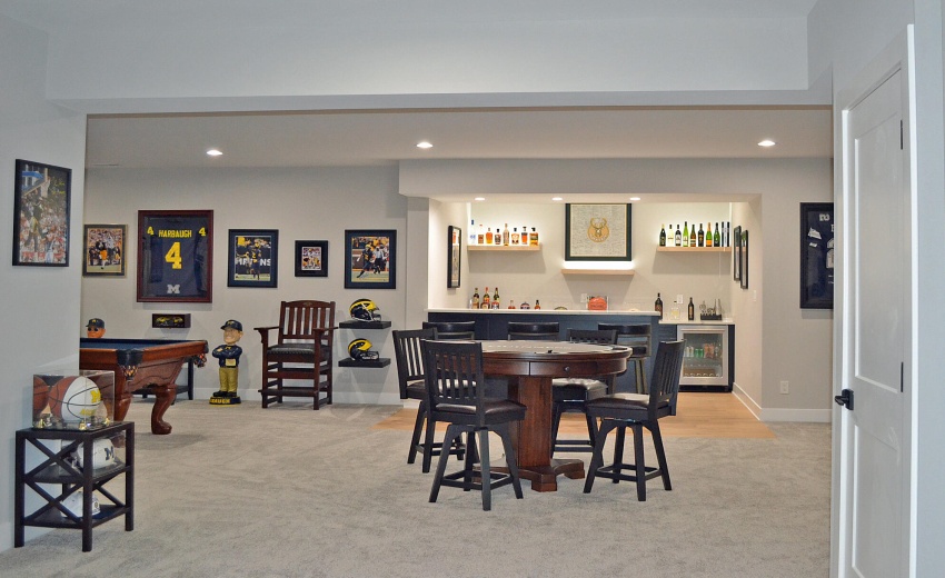 LL RR BAR FROM SITTING NOOK