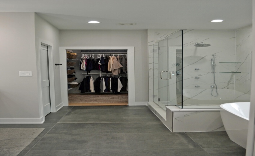 mba to walk in closet