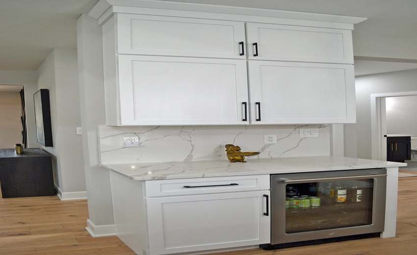 KITCHEN BEVERAGE FRIDGE