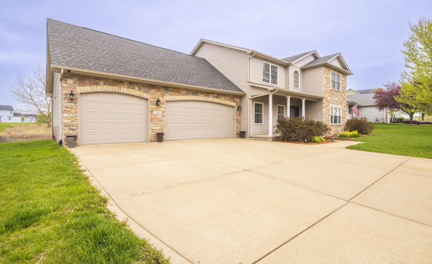 IFrontEagleRidge0017