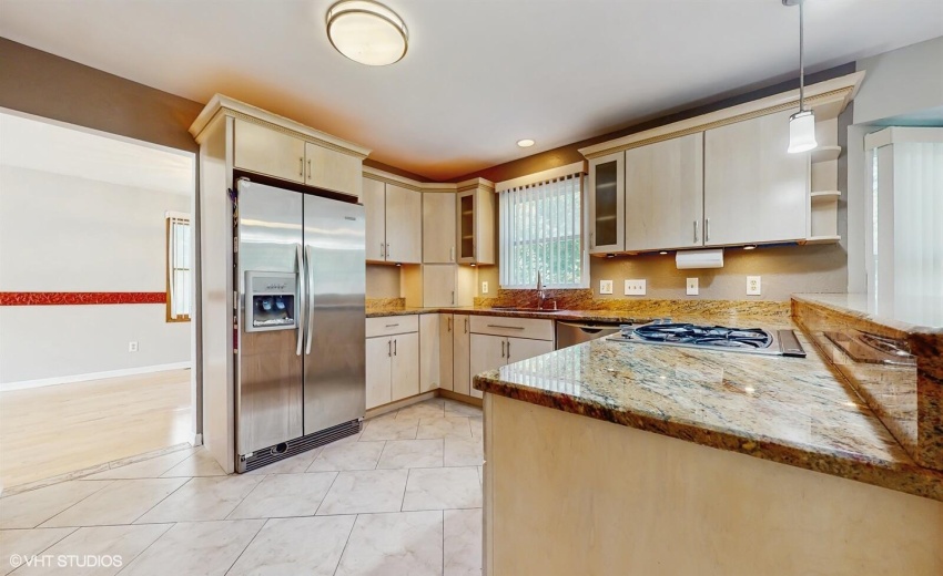 10_8844Oakwood_2010_Large