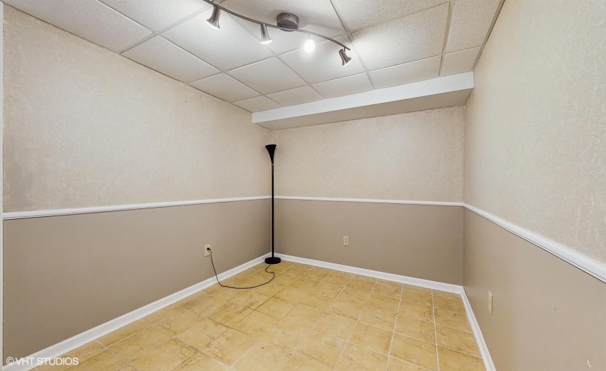 31_8844Oakwood_2031_Large