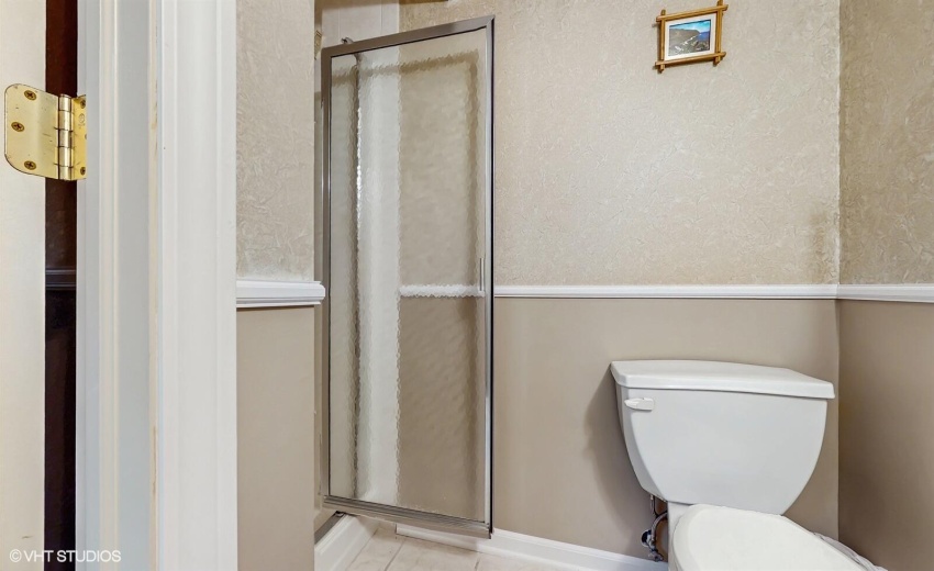 35_8844Oakwood_2035_Large