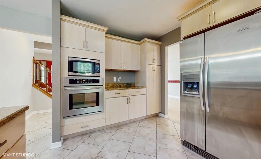 12_8844Oakwood_2012_Large