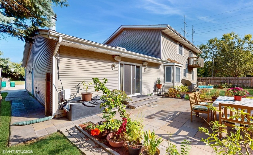 43_8844Oakwood_2043_Large