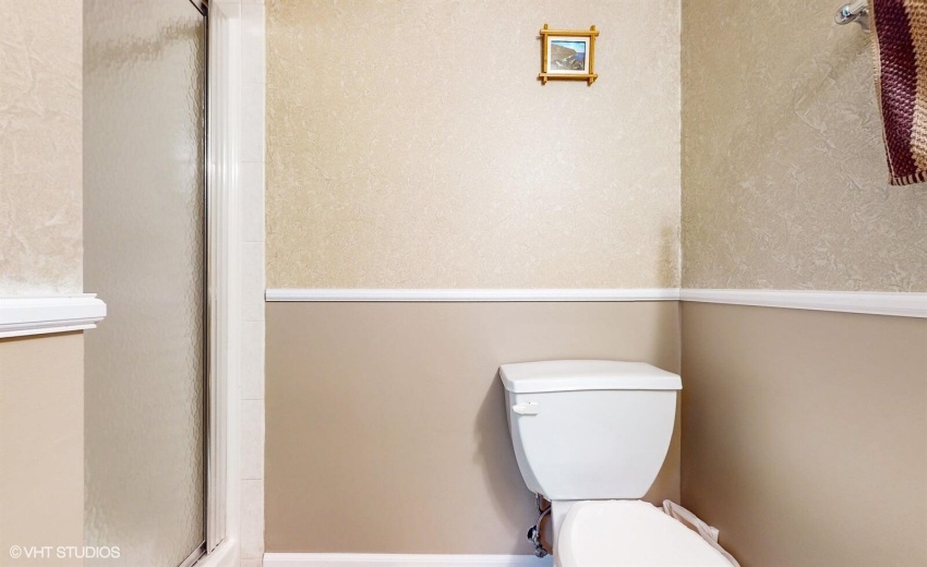 35_8844Oakwood_2035_Large