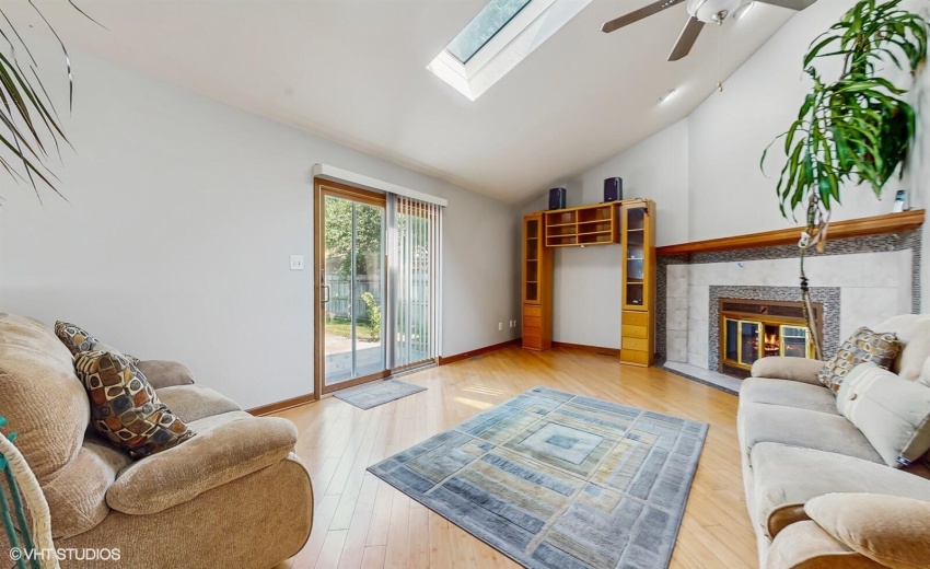 04_8844Oakwood_2004_Large