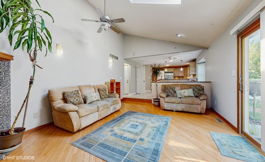 05_8844Oakwood_2005_Large