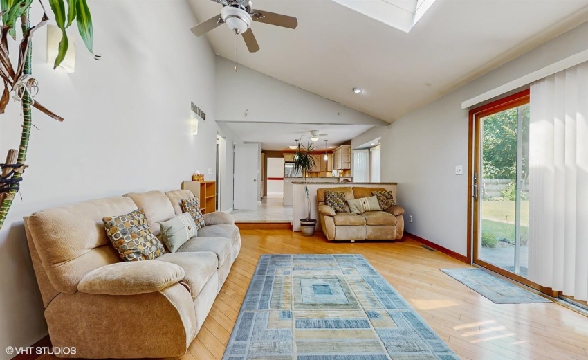 06_8844Oakwood_2006_Large