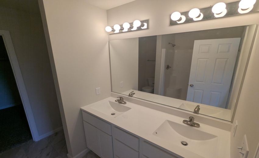 PXL_20260417_212944831.MP~2