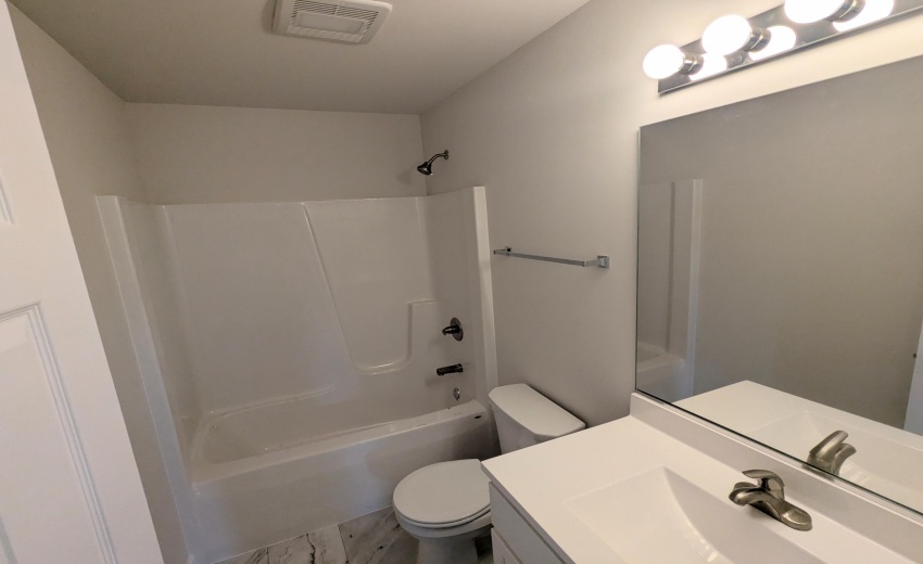 PXL_20260417_212313188