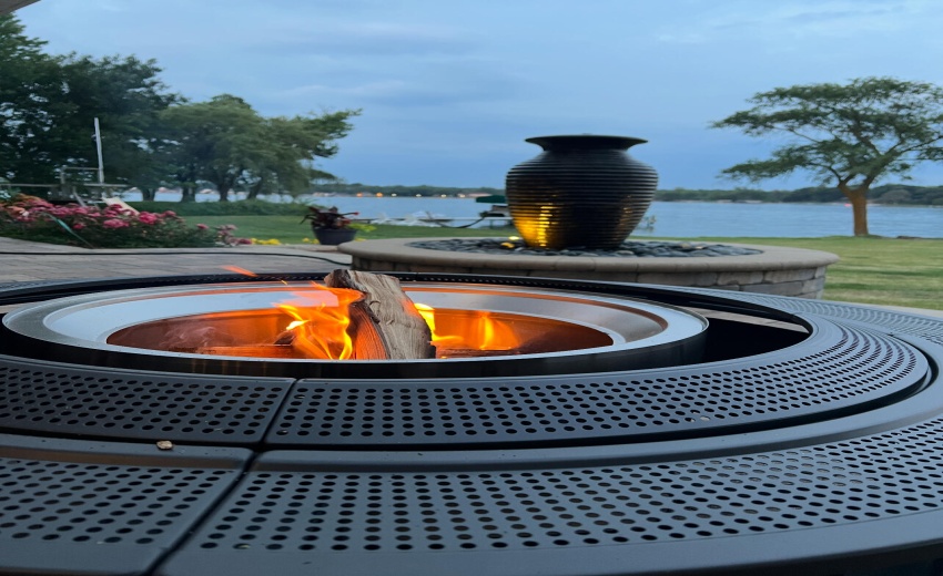 Back of house (lakeside)